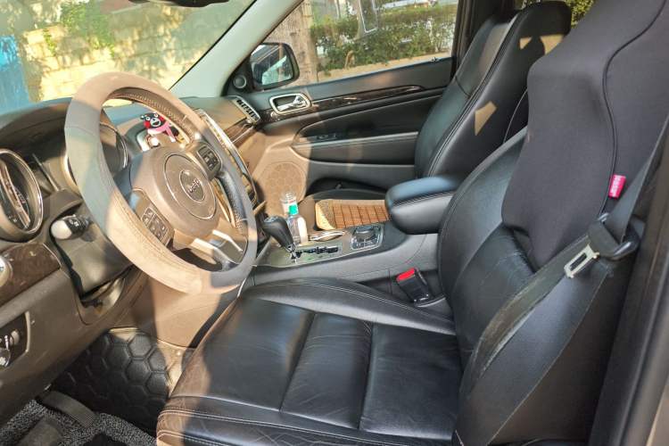 Used Jeep Grand Cherokee 2013 3.6L Comfort Edition Left Front Seat