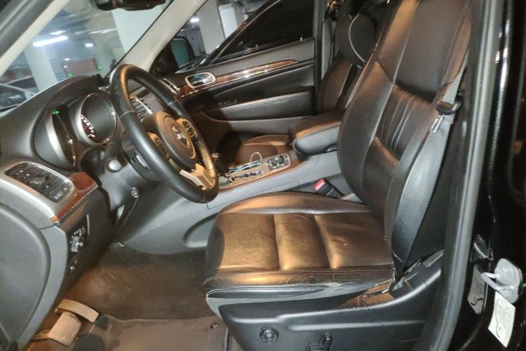 Used Jeep Grand Cherokee 2013 3.6L Luxury Navigation Edition Left Front Seat