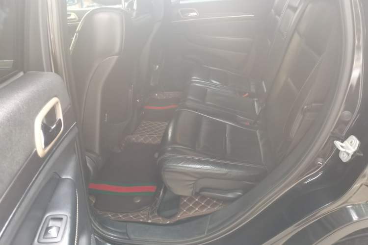 Used Jeep Grand Cherokee 2013 3.6L Comfort Navigation Edition Left Rear Seat
