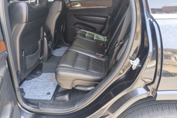 Used Jeep Grand Cherokee 2013 3.6L Comfort Edition Left Rear Seat
