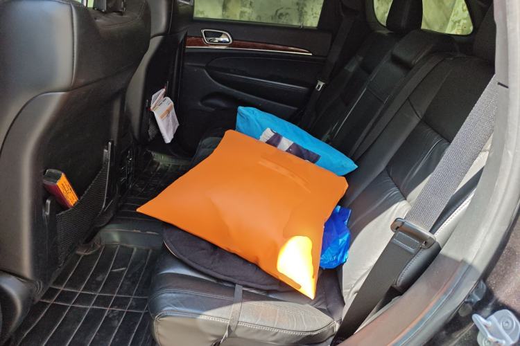 Used Jeep Grand Cherokee 2013 3.6L Comfort Navigation Edition Left Rear Seat