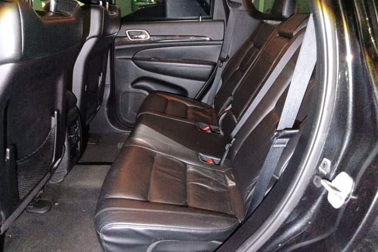 Used Jeep Grand Cherokee 2013 3.6L Comfort Edition Left Rear Seat