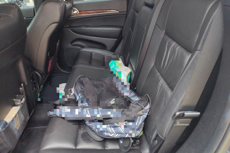 Used Jeep Grand Cherokee 2013 3.6L Comfort Navigation Edition Left Rear Seat