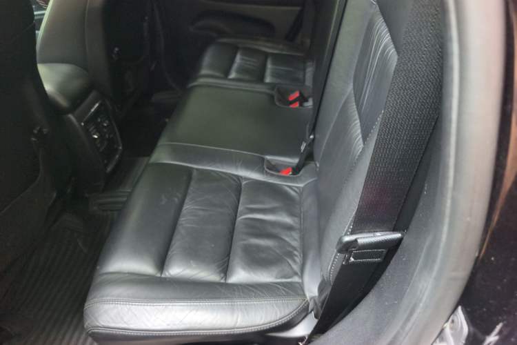 Used Jeep Grand Cherokee 2013 3.6L Comfort Navigation Edition Left Rear Seat