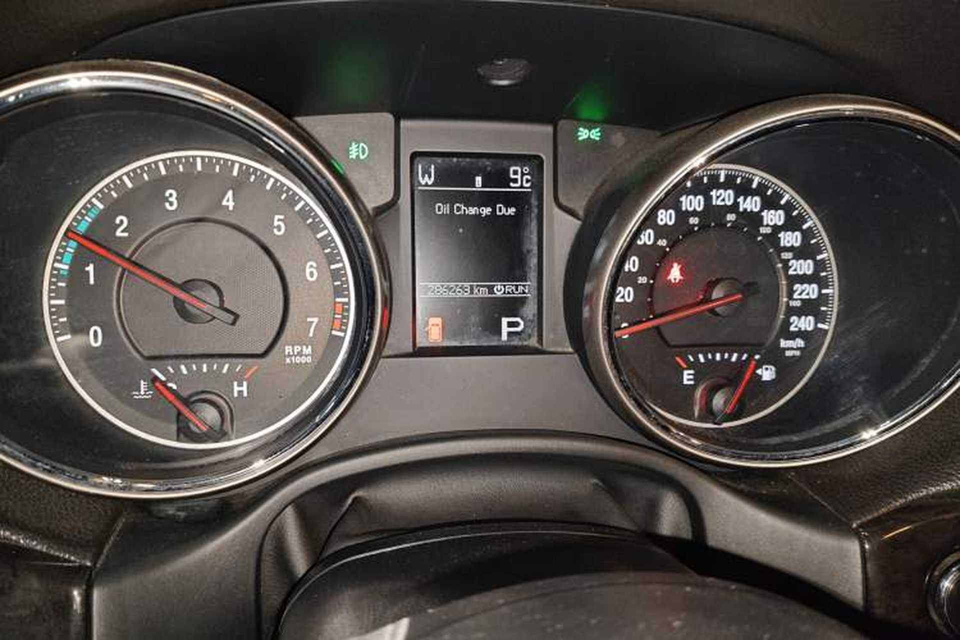 Used Jeep Grand Cherokee 2013 3.6L Comfort Edition Odometer Close Up