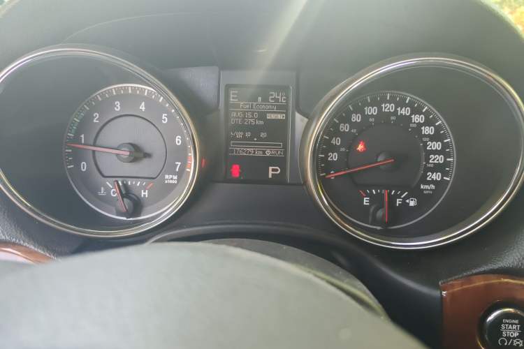 Used Jeep Grand Cherokee 2013 3.6L Comfort Navigation Edition Odometer Close Up
