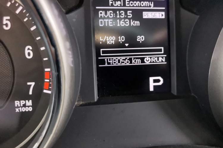 Used Jeep Grand Cherokee 2013 3.6L Comfort Navigation Edition Odometer Close Up