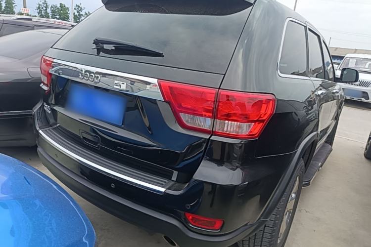 Used Jeep Grand Cherokee 2013 3.6L Comfort Navigation Edition Rear Right 45 Deg