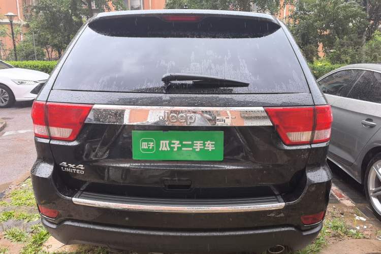 Used Jeep Grand Cherokee 2013 3.6L Luxury Navigation Edition Rear