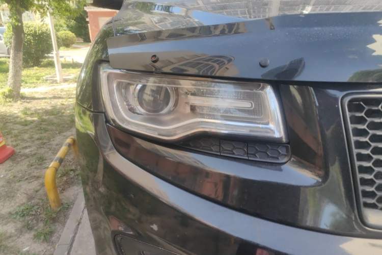 Used Jeep Grand Cherokee 2013 3.6L Luxury Navigation Edition Right Front Headlight