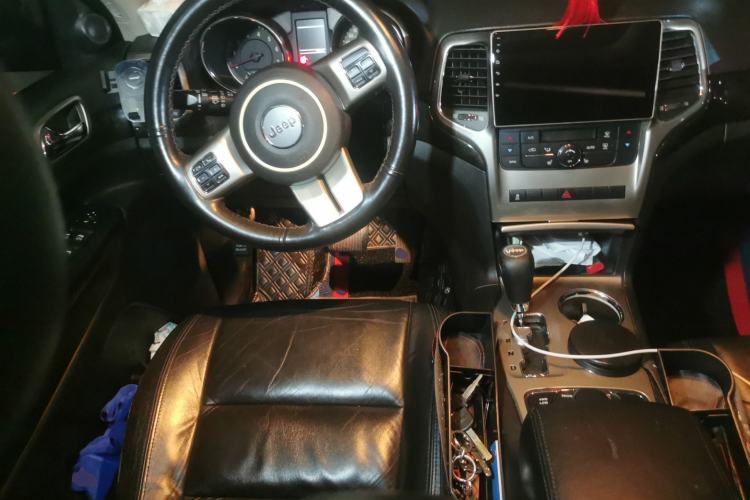 Used Jeep Grand Cherokee 2013 3.6L Comfort Edition Steering Wheel