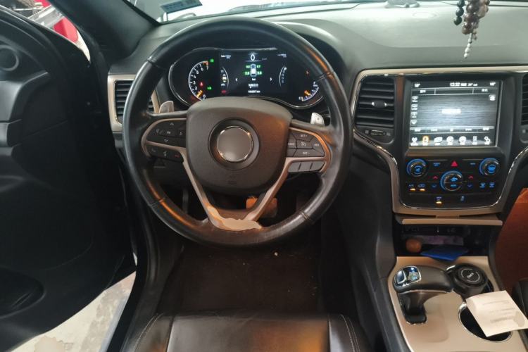 Used Jeep Grand Cherokee 2013 3.6L Comfort Edition Steering Wheel