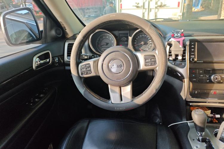 Used Jeep Grand Cherokee 2013 3.6L Comfort Edition Steering Wheel