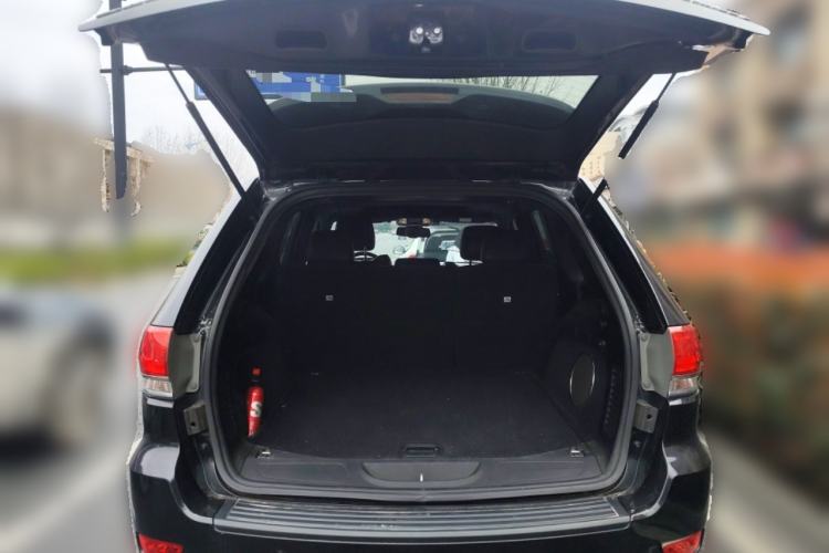 Used Jeep Grand Cherokee 2013 3.6L Comfort Edition Trunk