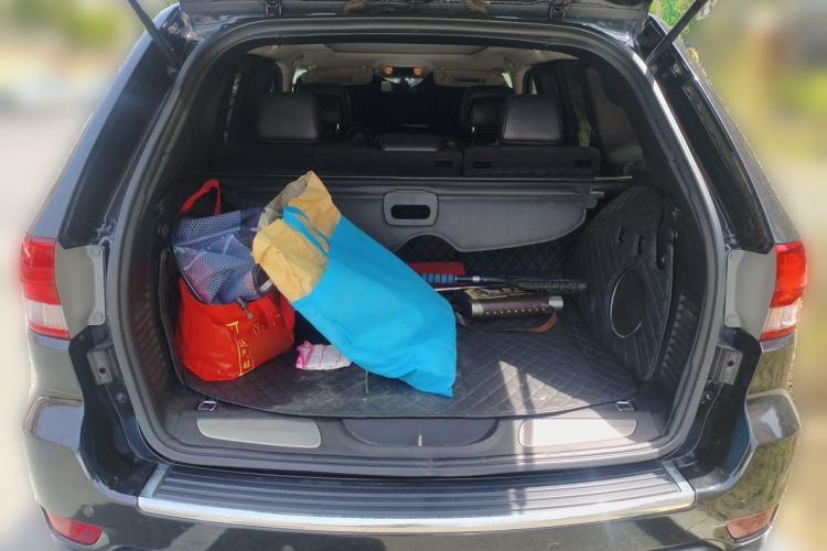Used Jeep Grand Cherokee 2013 3.6L Comfort Edition Trunk