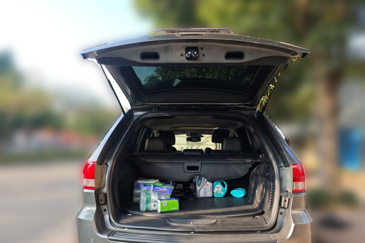 Used Jeep Grand Cherokee 2013 3.6L Comfort Edition Trunk