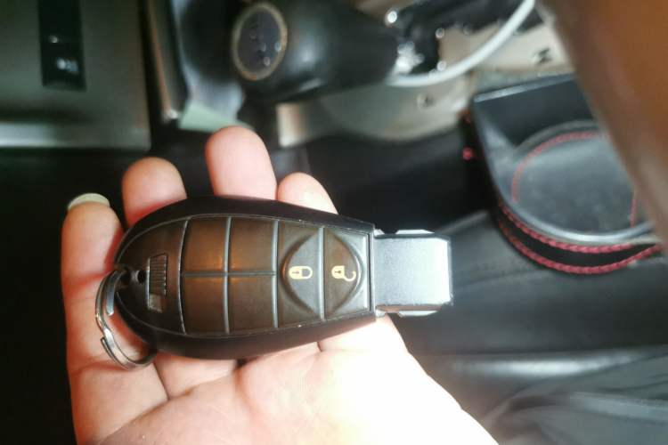 Used Jeep Grand Cherokee 2013 3.6L Comfort Edition Vehicle Key