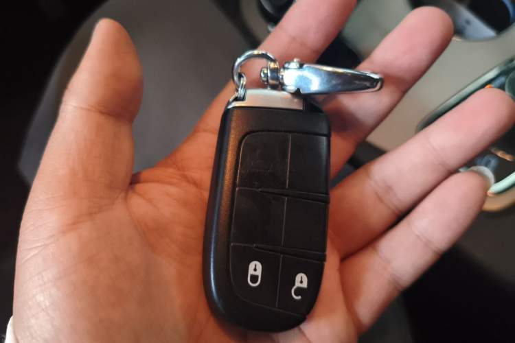 Used Jeep Grand Cherokee 2013 3.6L Comfort Edition Vehicle Key