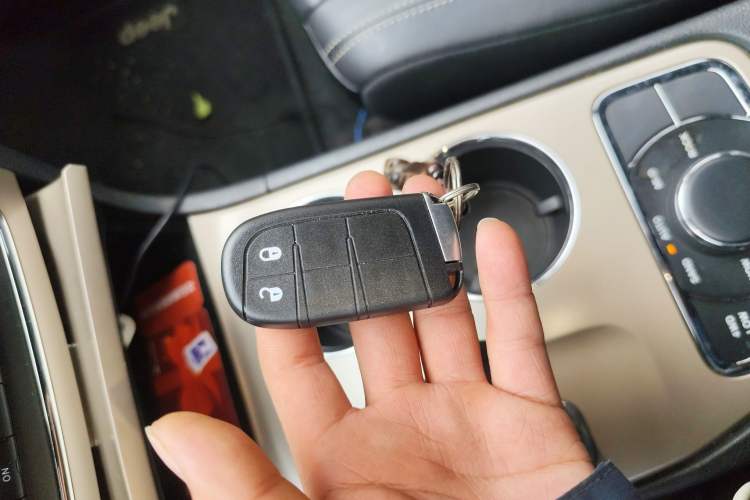 Used Jeep Grand Cherokee 2013 3.6L Comfort Edition Vehicle Key