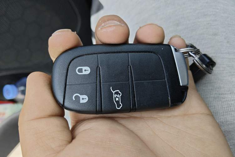 Used Jeep Grand Cherokee 2013 3.6L Luxury Navigation Edition Vehicle Key