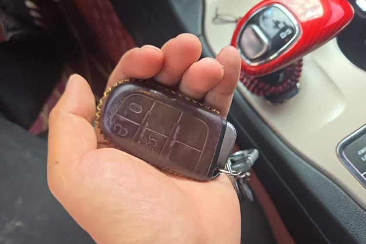 Used Jeep Grand Cherokee 2013 3.6L Comfort Edition Vehicle Key