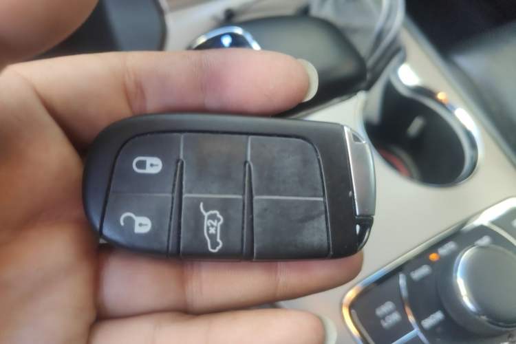 Used Jeep Grand Cherokee 2013 3.6L Luxury Navigation Edition Vehicle Key