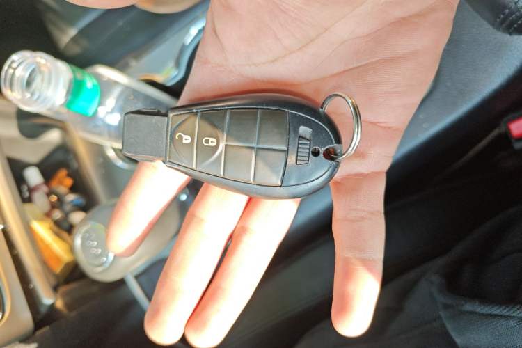 Used Jeep Grand Cherokee 2013 3.6L Comfort Edition Vehicle Key