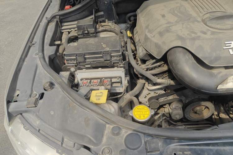 Used Jeep Grand Cherokee 2013 3.6L Comfort Navigation Edition Engine Bay Right