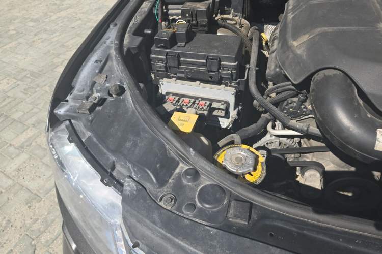 Used Jeep Grand Cherokee 2013 3.6L Comfort Edition Engine Bay Right