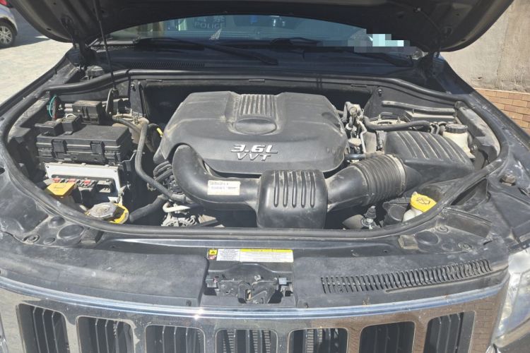 Used Jeep Grand Cherokee 2013 3.6L Comfort Edition Engine Bay