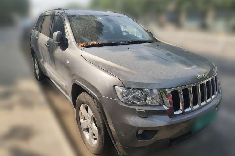 Used Jeep Grand Cherokee 2013 3.6L Comfort Edition Front Right 45 Deg