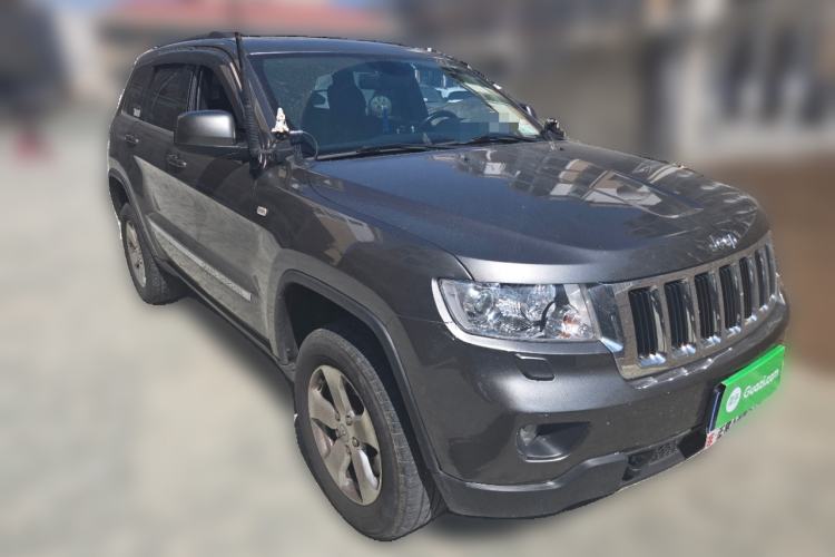 Used Jeep Grand Cherokee 2013 3.6L Comfort Edition Front Right 45 Deg