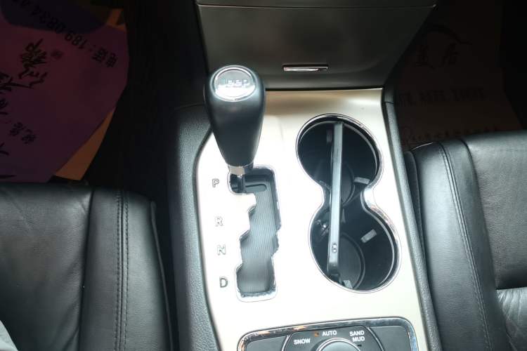Used Jeep Grand Cherokee 2013 3.6L Comfort Navigation Edition Gear Lever