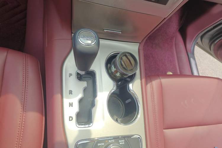 Used Jeep Grand Cherokee 2013 3.6L Comfort Navigation Edition Gear Lever