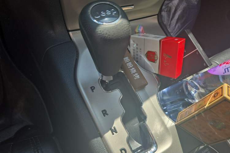 Used Jeep Grand Cherokee 2013 3.6L Comfort Edition Gear Lever