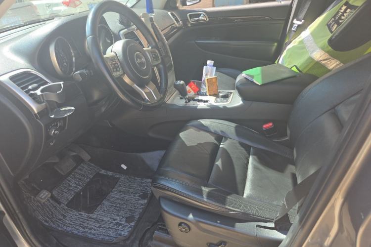 Used Jeep Grand Cherokee 2013 3.6L Comfort Edition Left Front Seat