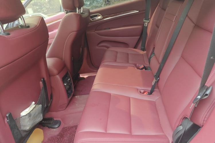 Used Jeep Grand Cherokee 2013 3.6L Comfort Navigation Edition Left Rear Seat