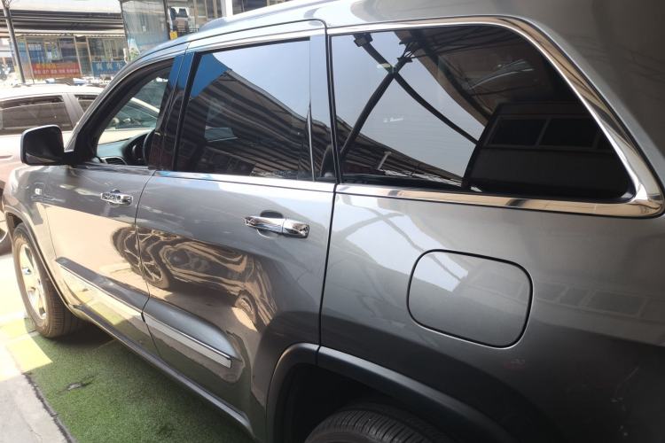 Used Jeep Grand Cherokee 2013 3.6L Comfort Navigation Edition Left Side