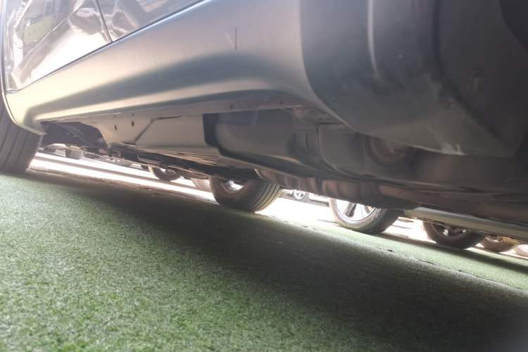 Used Jeep Grand Cherokee 2013 3.6L Comfort Navigation Edition Left Side Sill