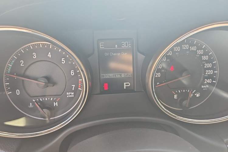 Used Jeep Grand Cherokee 2013 3.6L Comfort Edition Odometer Close Up