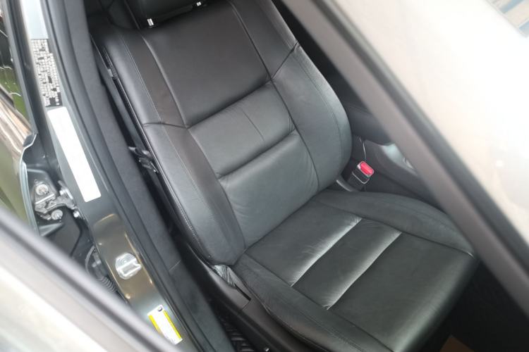 Used Jeep Grand Cherokee 2013 3.6L Comfort Navigation Edition Right Front Seat