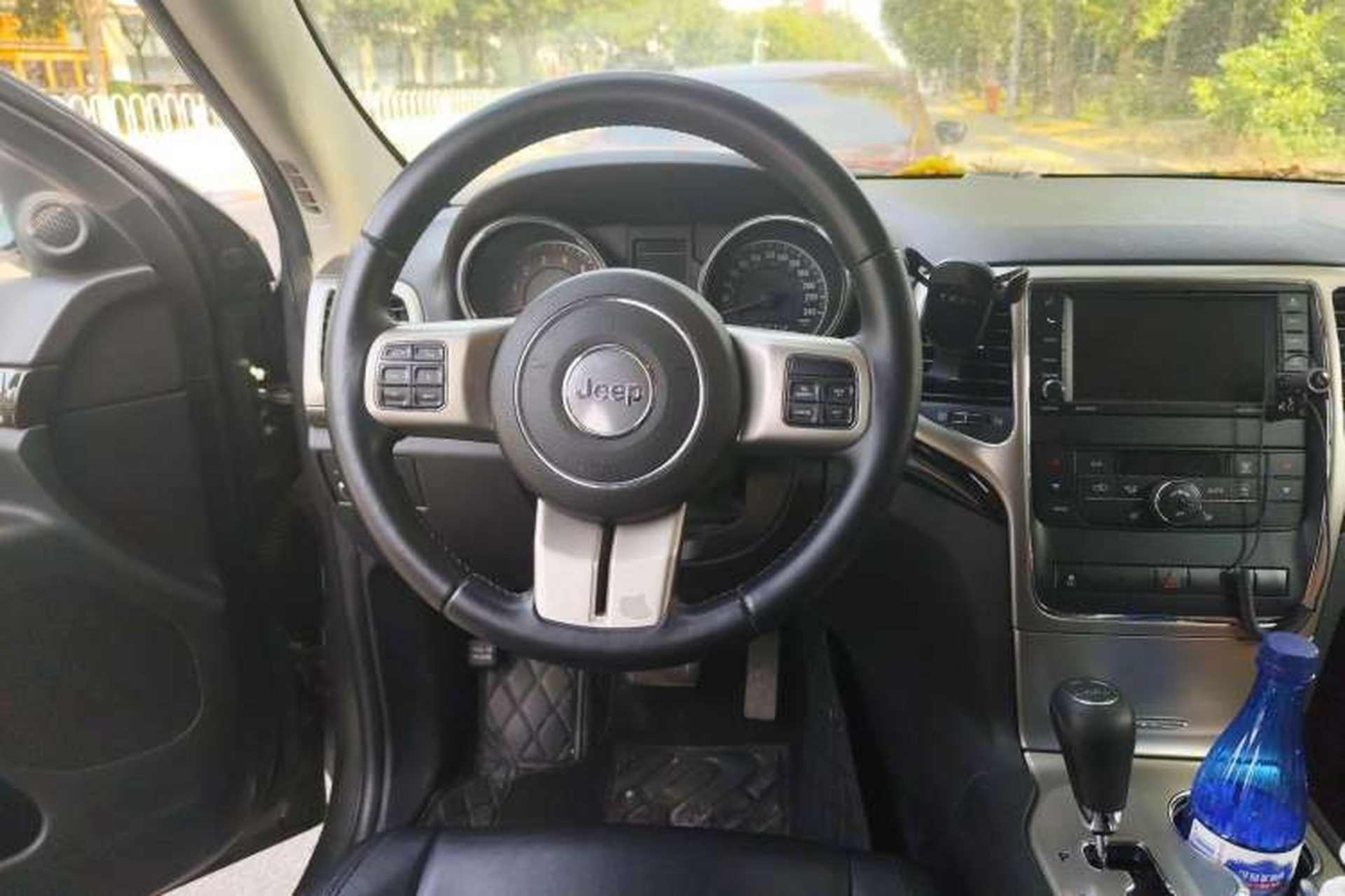 Used Jeep Grand Cherokee 2013 3.6L Comfort Edition Steering Wheel