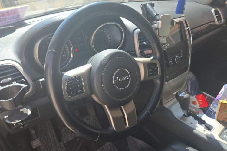 Used Jeep Grand Cherokee 2013 3.6L Comfort Edition Steering Wheel