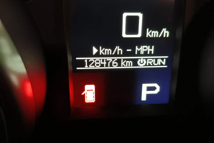Used Jeep Grand Cherokee 2013 3.6L Comfort Edition Odometer Close Up