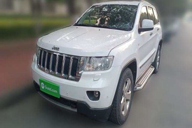 Jeep Grand Cherokee 2013 3.6L Comfort Navigation Edition مستعملة