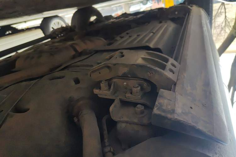 Used Jeep Grand Cherokee 2013 3.6L Comfort Edition Chassis Rear Left
