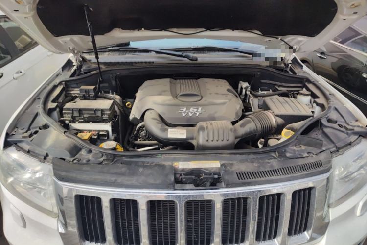Used Jeep Grand Cherokee 2013 3.6L Comfort Edition Engine Bay