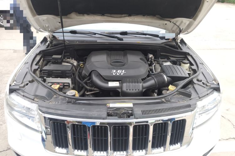 Used Jeep Grand Cherokee 2013 3.6L Comfort Navigation Edition Engine Bay