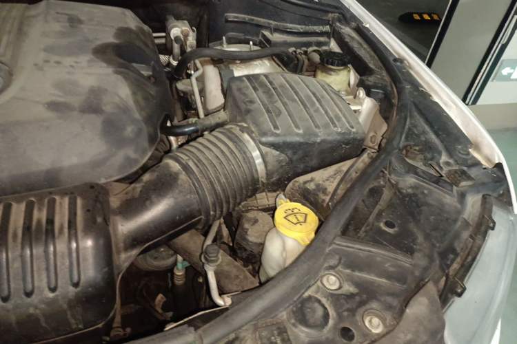 Used Jeep Grand Cherokee 2013 3.6L Comfort Navigation Edition Engine Bay Left