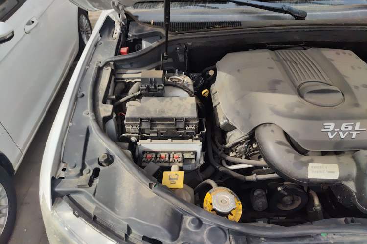 Used Jeep Grand Cherokee 2013 3.6L Comfort Edition Engine Bay Right